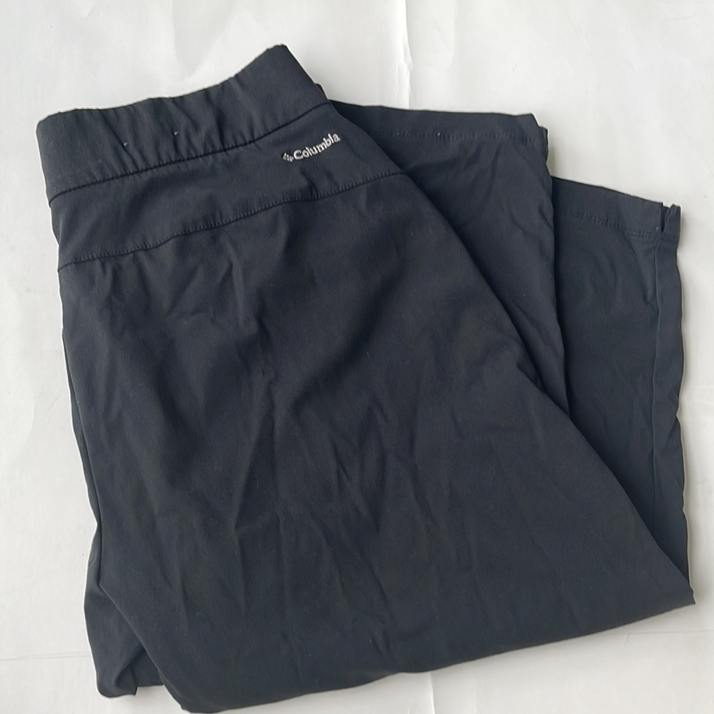 Columbia Omni Shield Active Body Skimming Capris,Black,Size M